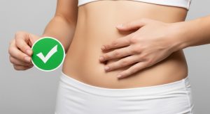 persona masticando alimentos correctamente para favorecer la digestión y la salud intestinal